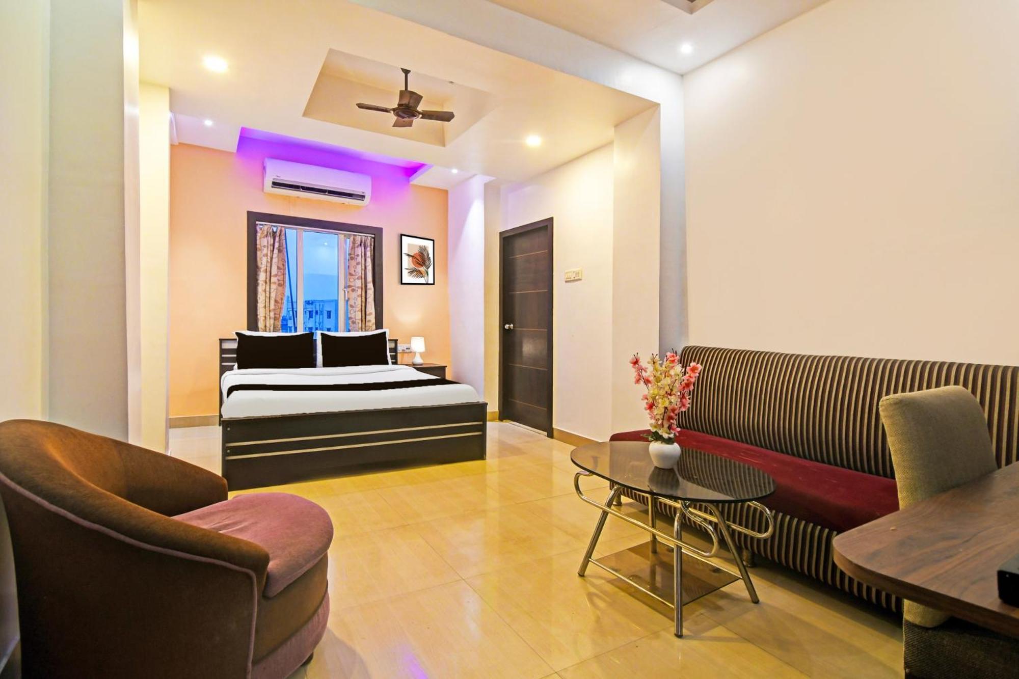 Super Hotel O Baguiati Nagarbazar Bagian luar foto