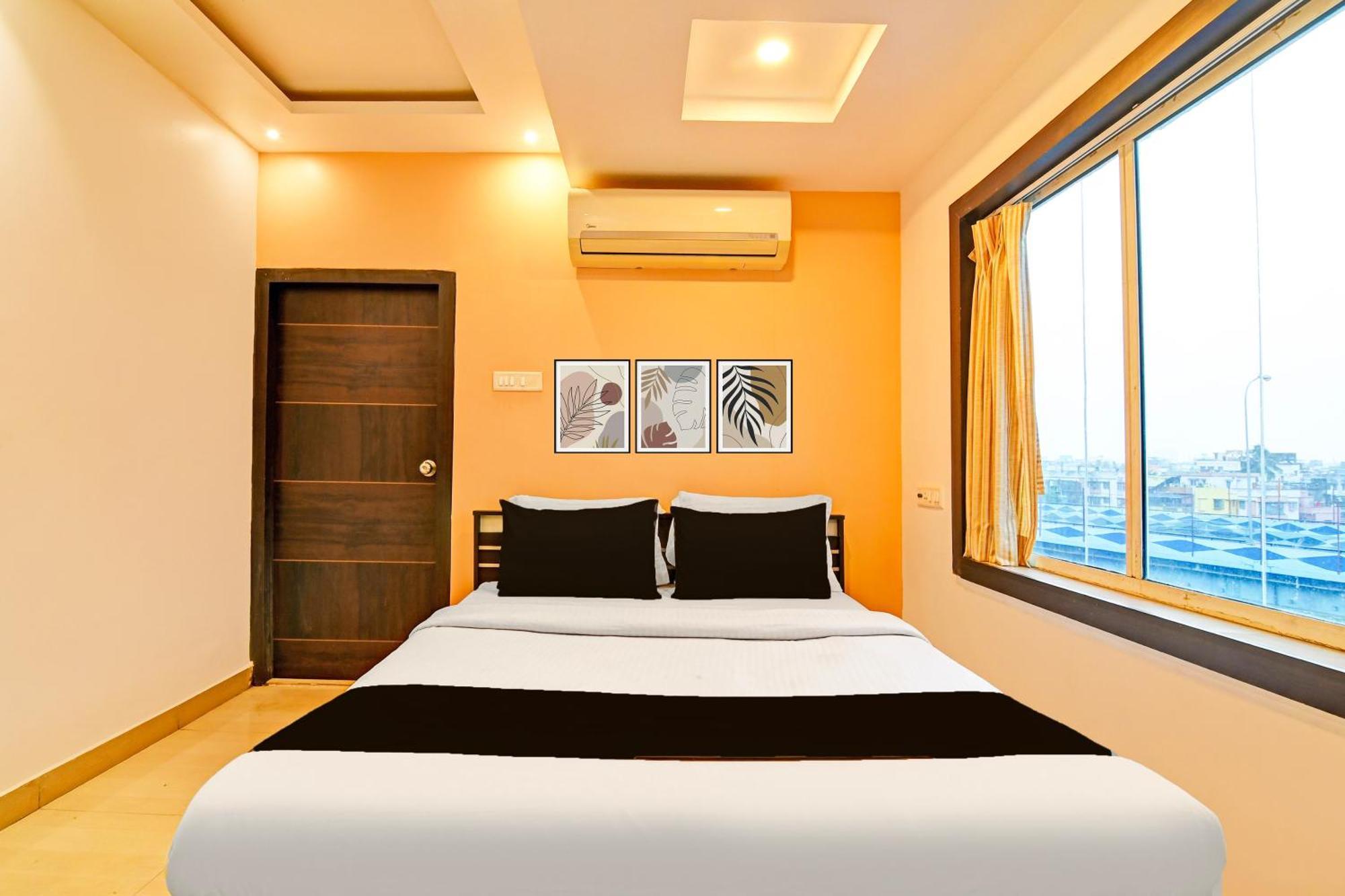 Super Hotel O Baguiati Nagarbazar Bagian luar foto