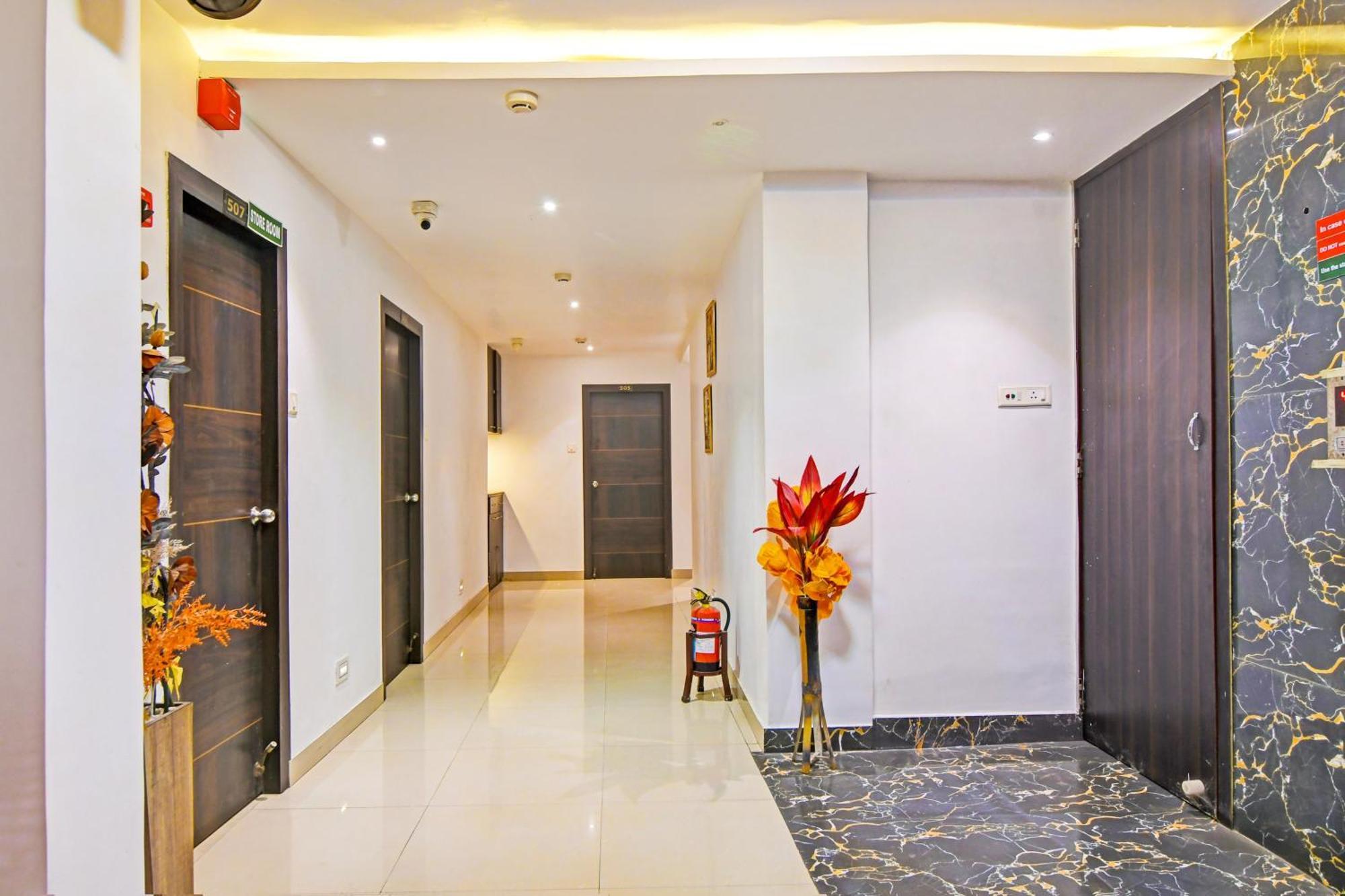 Super Hotel O Baguiati Nagarbazar Bagian luar foto